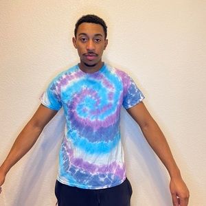 TIE-DYE T-SHIRT